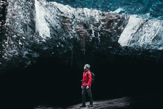 natural-blue-ice-cave-tour-of-vatnajokull-glacier-from-jokulsarlon