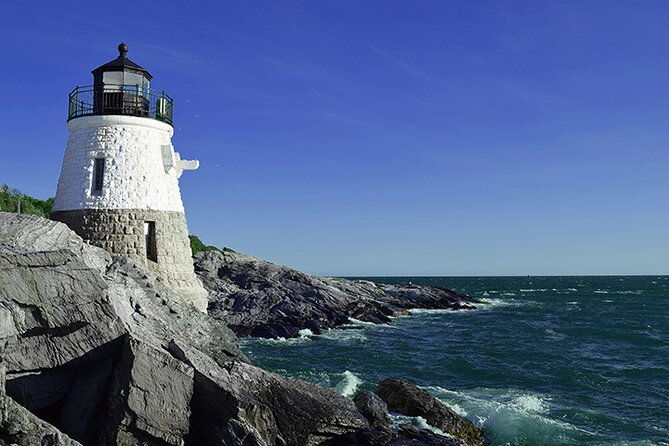 newport-gilded-age-mansions-trolley-tour-with-breakers-admission
