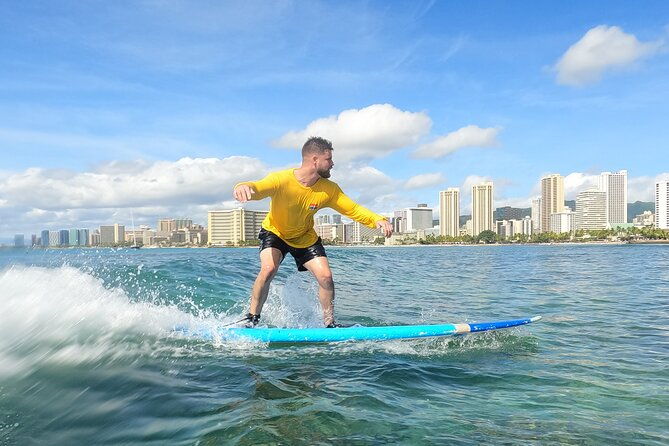 open-group-surfing-lesson-in-waikiki-oahu