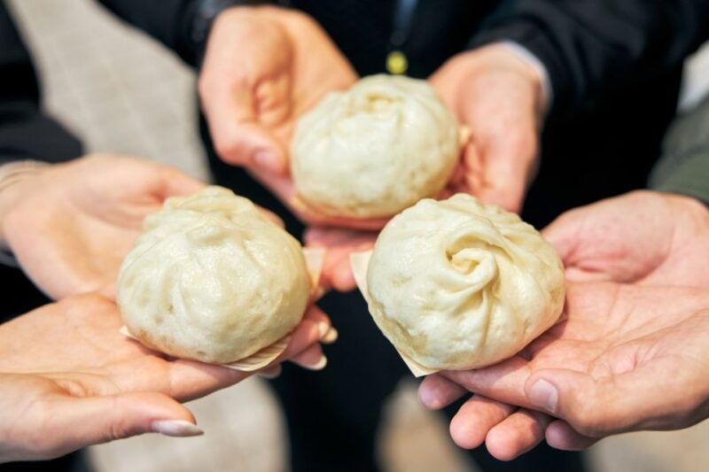 osaka-eat-like-a-local-street-food-tour