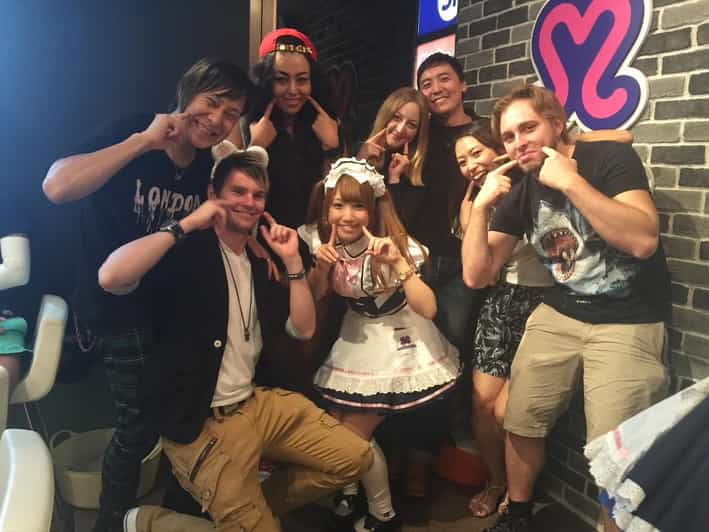 osaka-tour-otaku-dendentownmaid-cafeshoppingphoto-booth