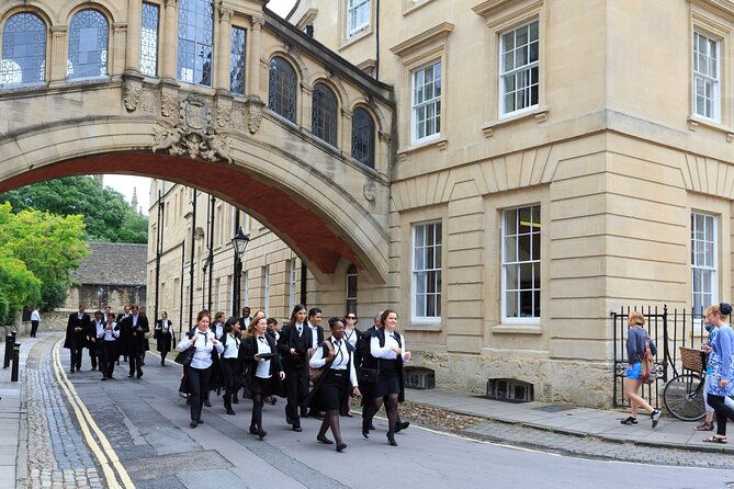 oxford-alumni-led-walking-tour-w-opt-new-college