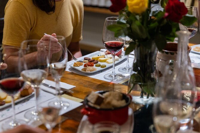 palace-district-evening-culinary-wine-and-history-walk