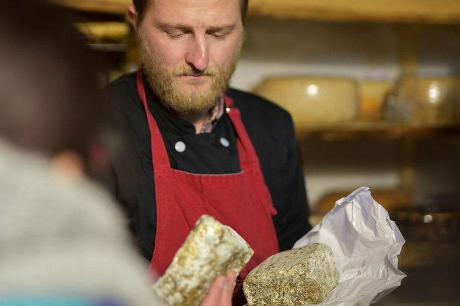 paris-art-of-pairing-cheese-and-wine-tasting-in-a-cheese-cellar
