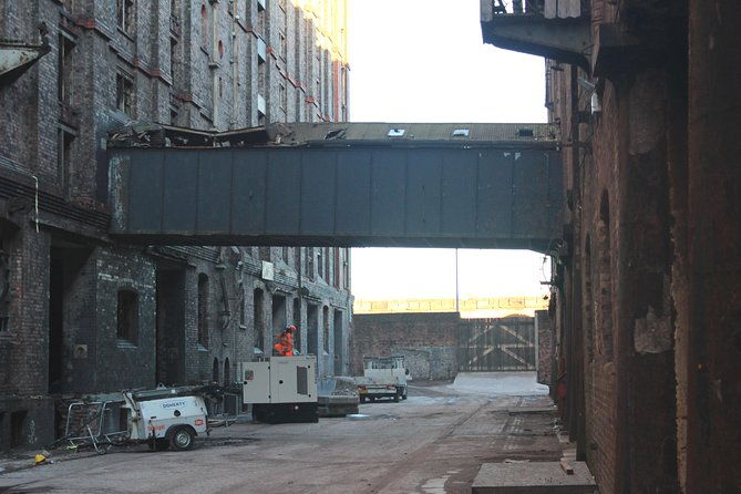 peaky-blinders-coach-tour-of-outer-liverpool-the-wirral