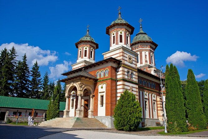 peles-castle-bran-castle-rasnov-fortresssinaia-monastery-tour-from-brasov
