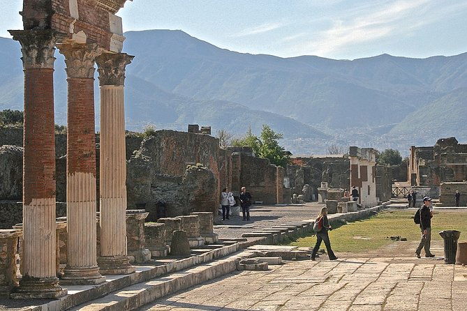 pompeii-and-villa-of-the-mysteries
