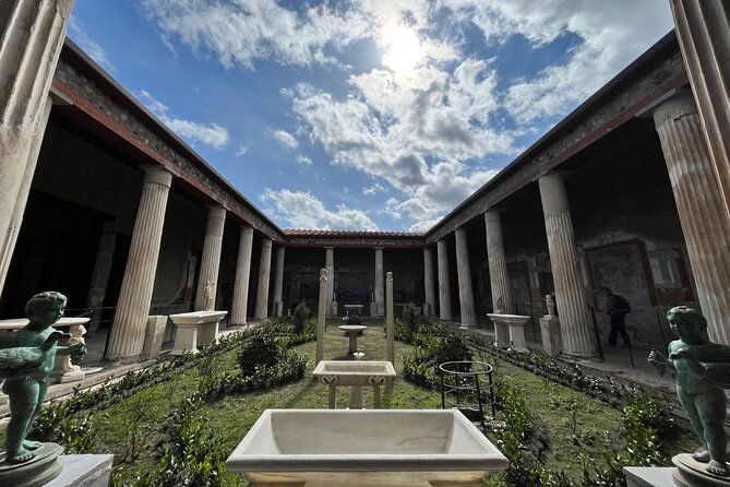 pompeii-exclusive-tour-with-your-archaeologist-in-a-small-group