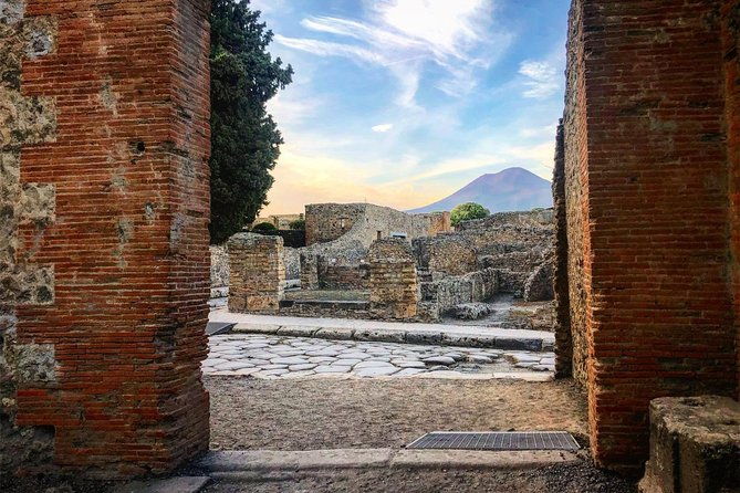 pompeii-from-the-afternoon-to-the-sunset