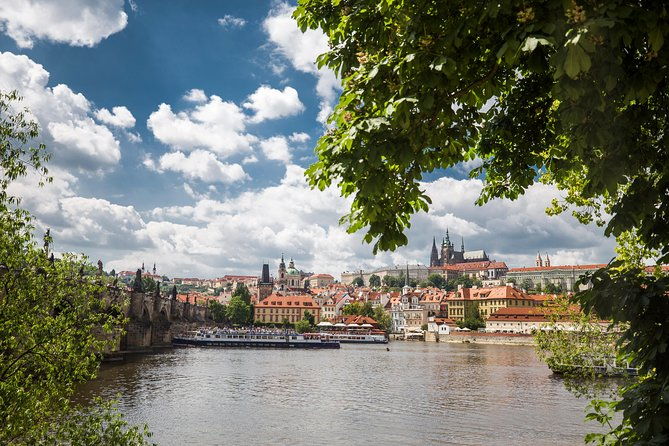 prague-castle-and-canal-river-boat-tour
