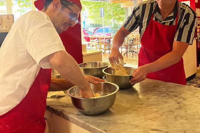 premium-pizza-making-class-at-a-pizzeria-in-como