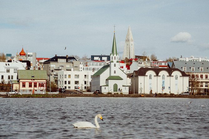 private-airport-transfer-from-keflavik-airport-to-hotels-in-reykjavik-area