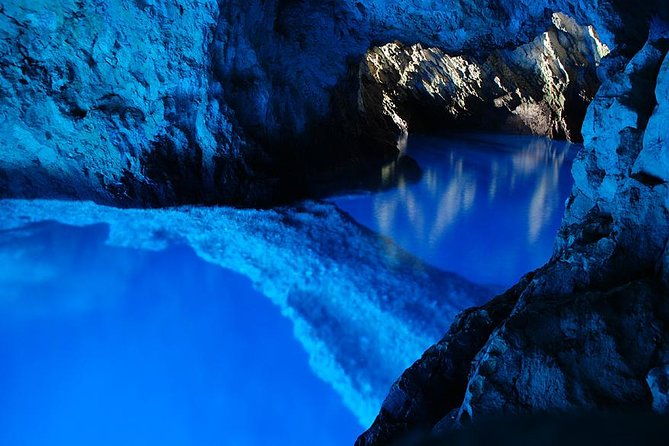 private-blue-cave-and-hvar-5-islands-tour
