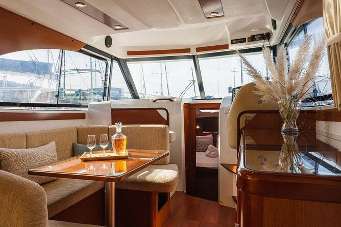 private-cruise-on-luxury-yacht-in-porto