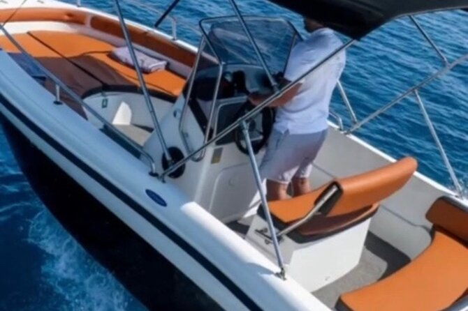 private-day-tour-to-shipwreck-and-blue-caves-by-boat-in-zakynthos