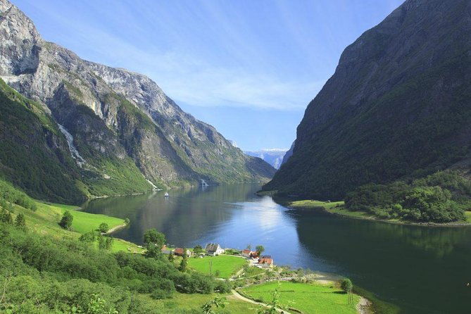 private-full-day-round-trip-from-oslo-to-sognefjord-via-flam-railway