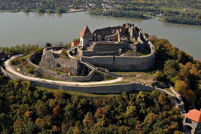 private-guided-tour-to-szentendre-visegrad-castle-danube-bend