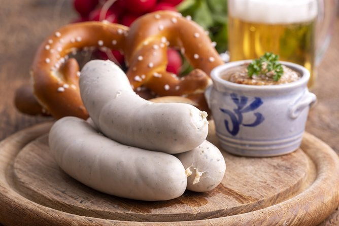 private-munich-beer-hall-hopping-3-course-menu-beer-tasting