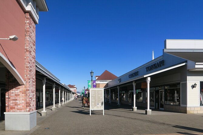 private-shopping-tour-from-tokyo-to-sano-premium-outlets