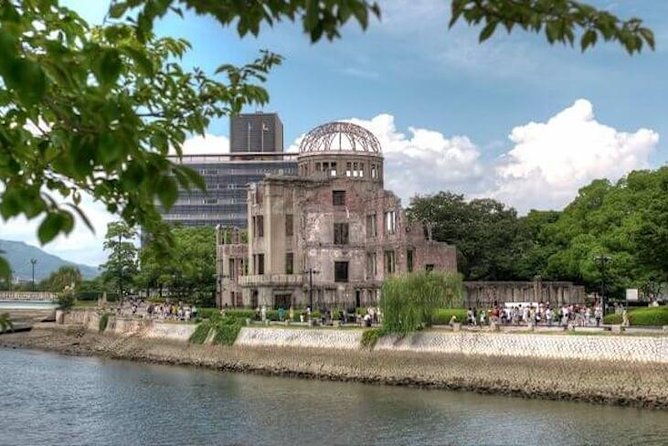 private-sightseeing-walking-tour-in-hiroshima-with-a-guide