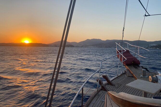 private-sunset-boat-tour-in-bodrum-with-dinner
