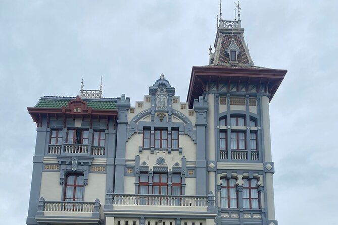 private-tour-from-oviedo-to-covadonga-lakes-sailors-villages