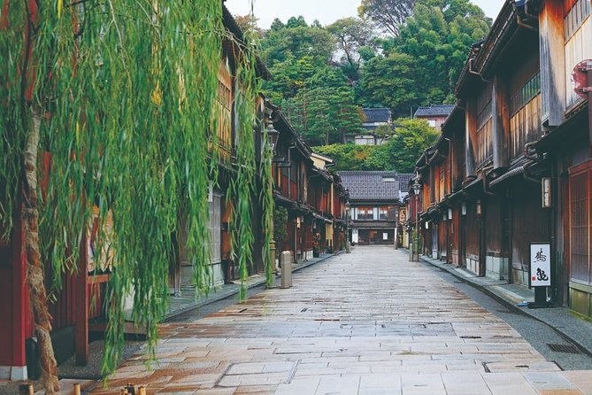 private-transfer-from-takayama-to-kanazawa-including-shirakawago