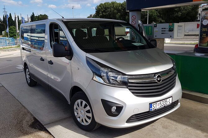 private-transfer-split-airport-to-split-any-location-up-to-8-passengers