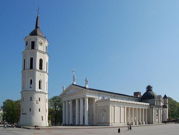 private-walking-tour-in-vilnius