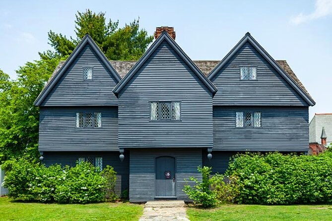 requiem-for-salem-walking-ghost-tour