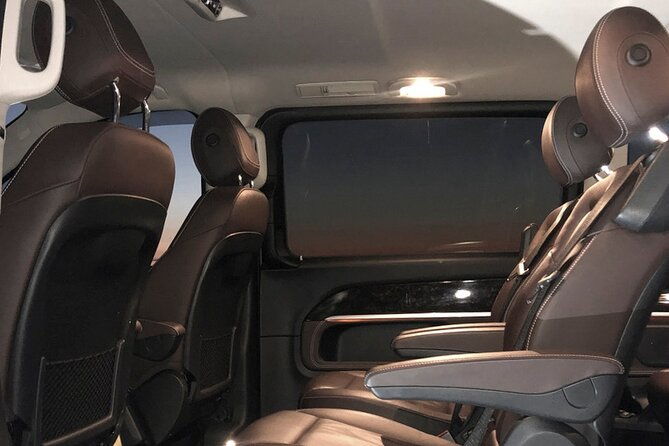 reykjavik-international-airport-private-arrival-transfer
