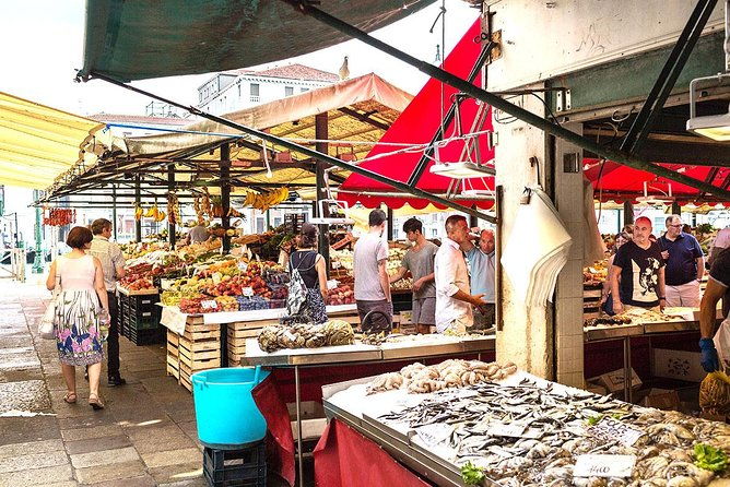 rialto-farmers-market-food-tour-in-venice-with-wine-tasting-guided-sightseeing