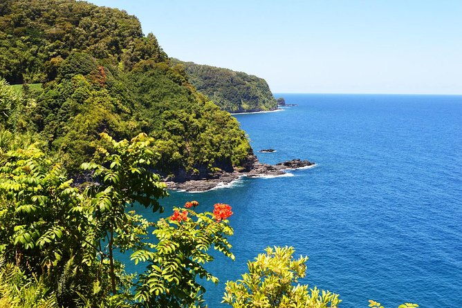 road-to-hana-luxury-limo-van-tour-with-helicopter-flight