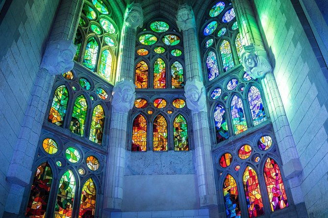 sagrada-familia-small-group-tour-with-skip-the-line-ticket
