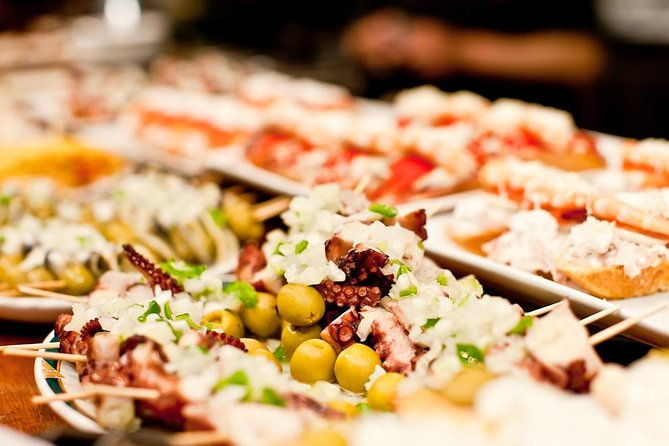 san-sebastian-evening-pintxo-tour-with-wine