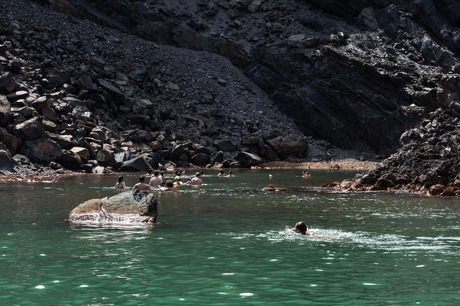 santorini-caldera-cruise-tour-volcano-hot-springs-thirassia