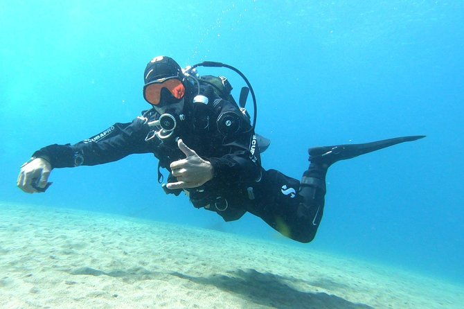 scuba-diving-in-lanzarote-for-certified-divers-only