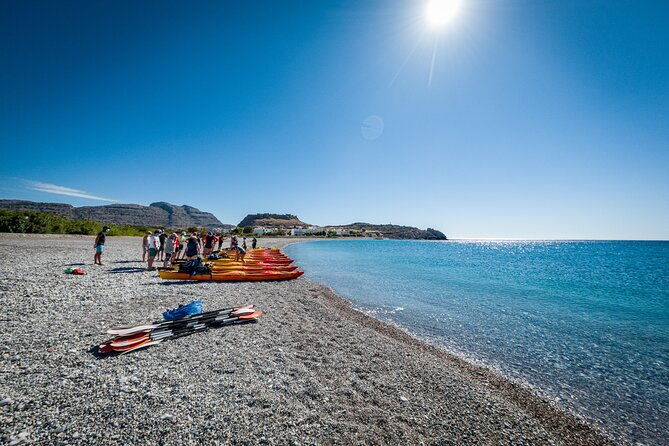 sea-kayaking-tour-red-sand-beach-south-pirates-route