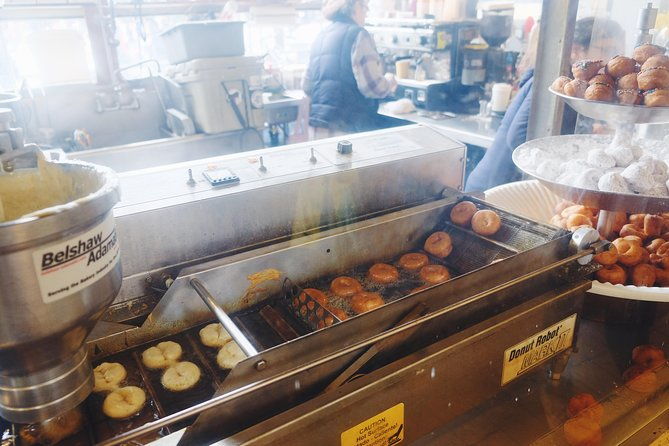 seattle-delicious-donut-adventure-walking-food-tour