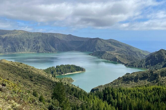 sete-cidades-and-lagoa-do-fogo-volcanic-lakes-guided-tour