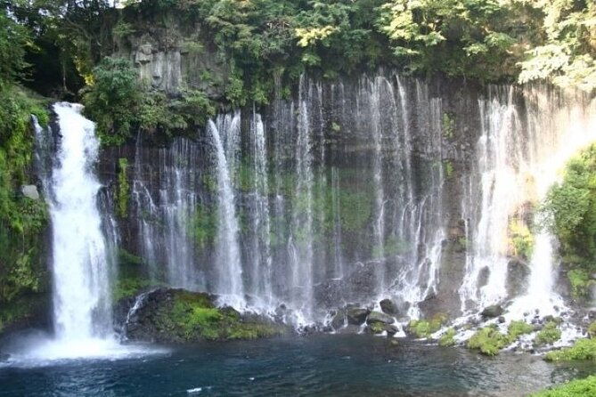 shiraito-falls-and-mt-fuji-world-heritage-centre-in-shizuoka-v-g