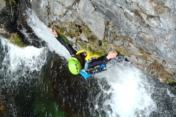 shower-climbing-shower-trekking-canyoning%e3%80%80in-takayama-half-day-tour