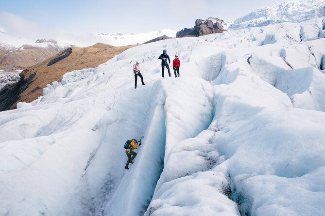 skaftafell-glacier-hike-ice-climbing-ultimate-vatnajokull