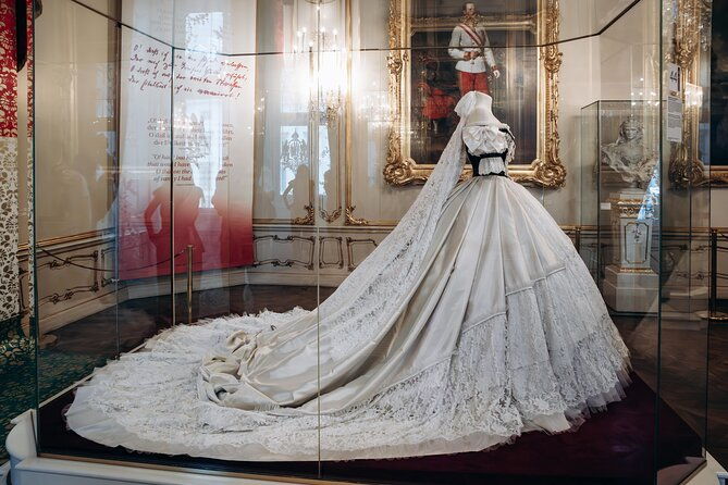 skip-the-line-empress-sisi-museum-hofburg-gardens-tour