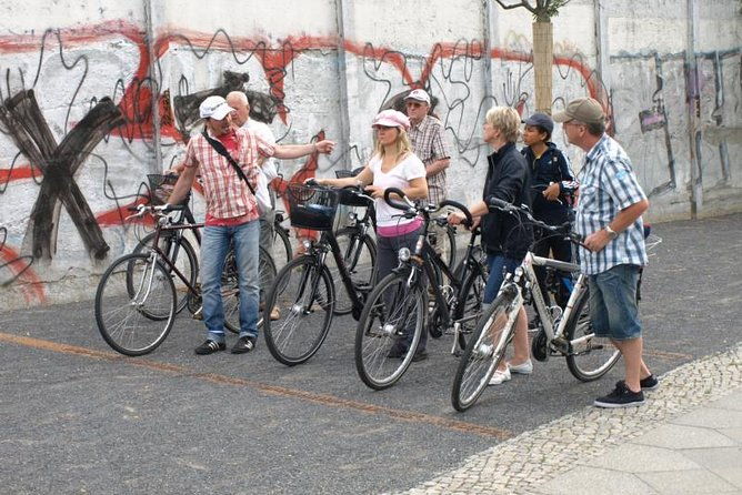 small-group-berlin-wall-bike-tour