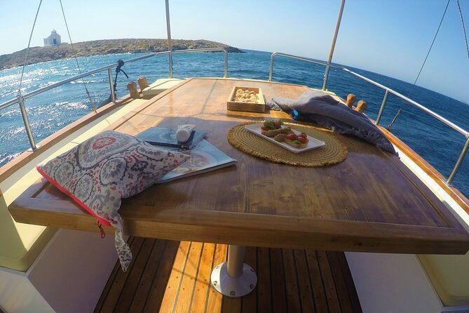 small-group-cruise-around-antiparos-despotiko-with-lunch