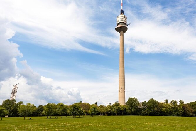 small-group-guided-kayak-tour-of-vienna