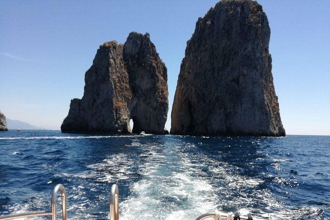 small-group-tour-from-salerno-to-capri-by-boat