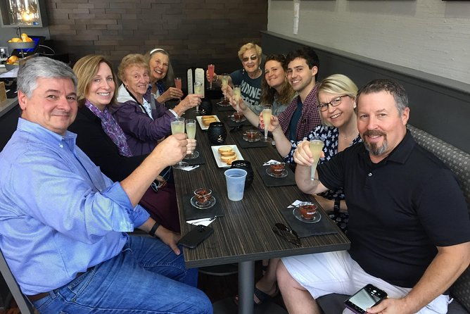 southern-flavors-food-pub-crawl-and-history-walking-tour