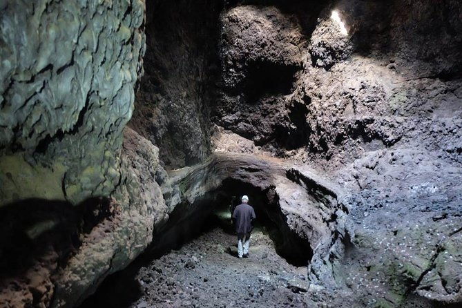 speleology-tour-in-cueva-de-las-palomas-in-la-palma
